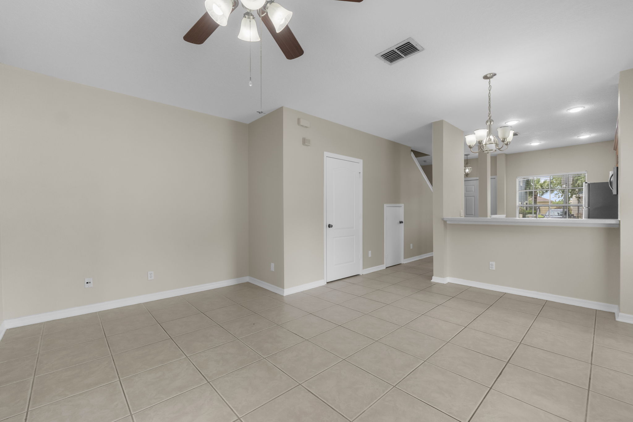 10325 Manderley Way — frame 4