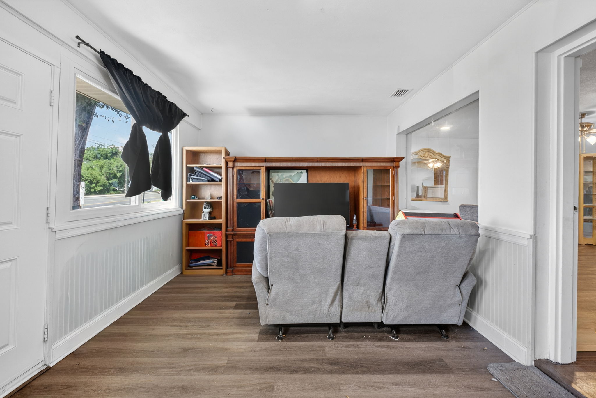 1400 Lake Elbert Dr NE — frame 4