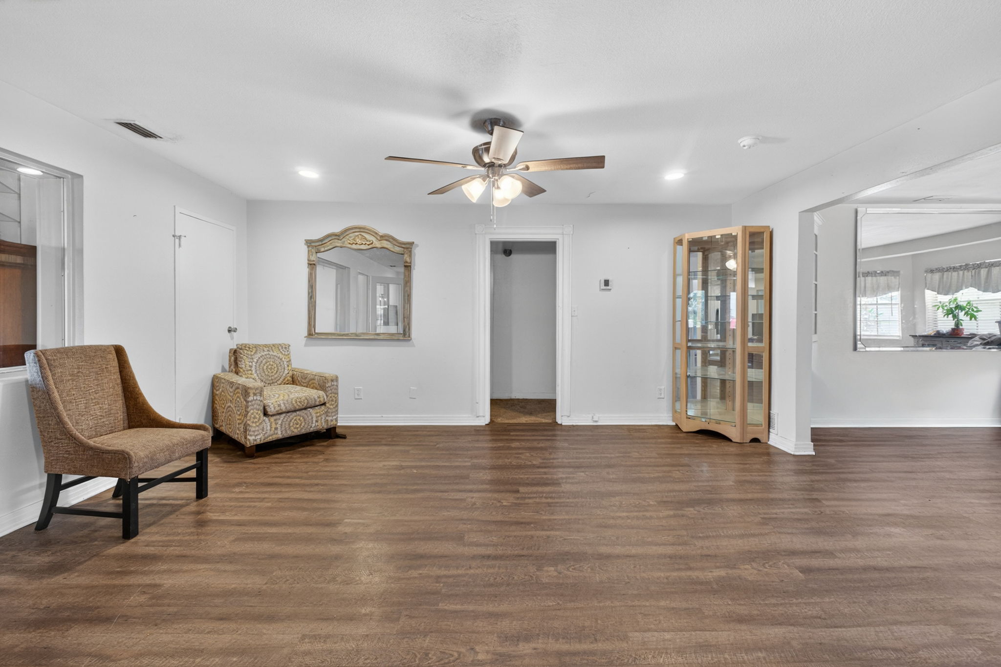 1400 Lake Elbert Dr NE — frame 6