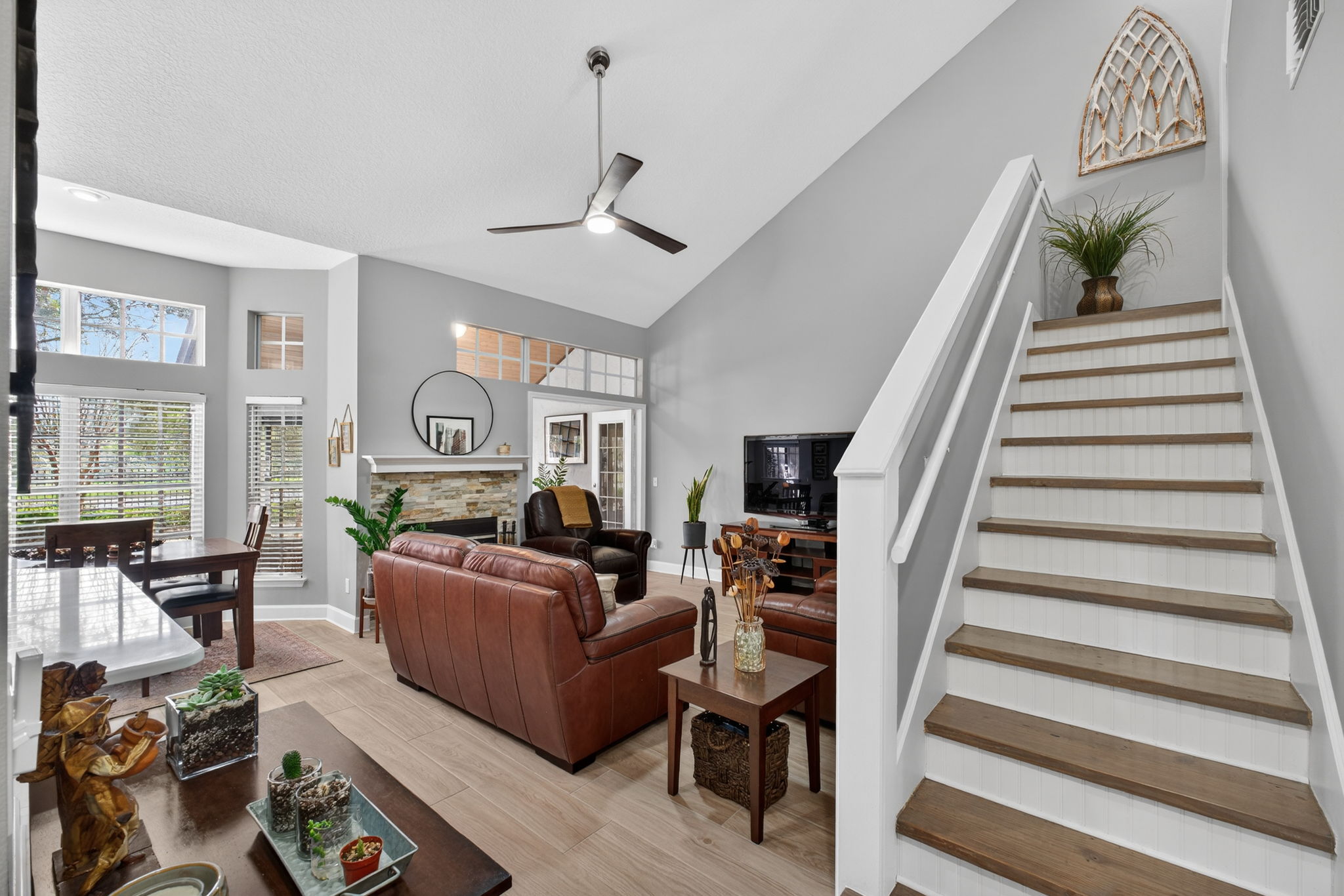1432 Farrindon Cir — frame 4
