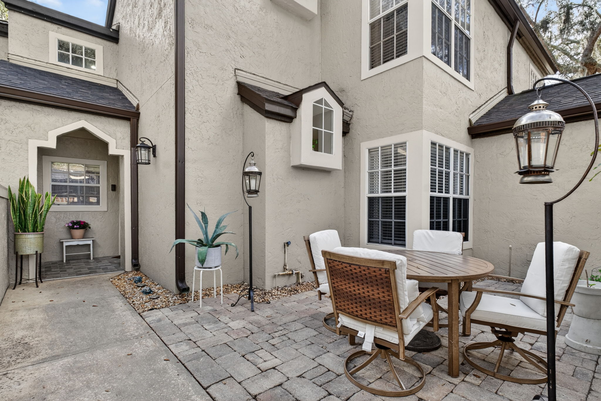 1432 Farrindon Cir — frame 3