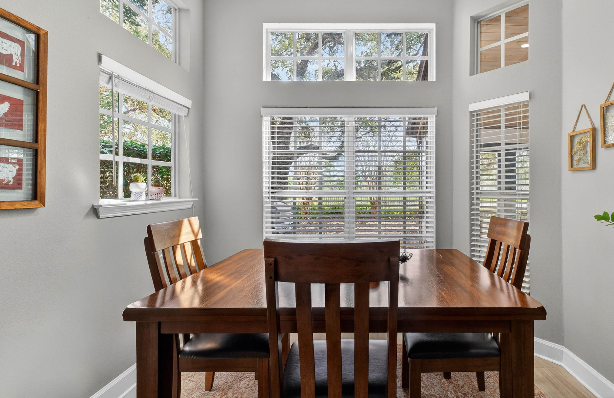 1432 Farrindon Cir — frame 6