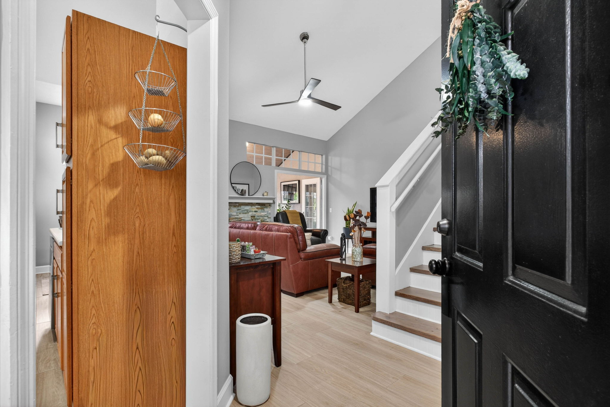 1432 Farrindon Cir — frame 5