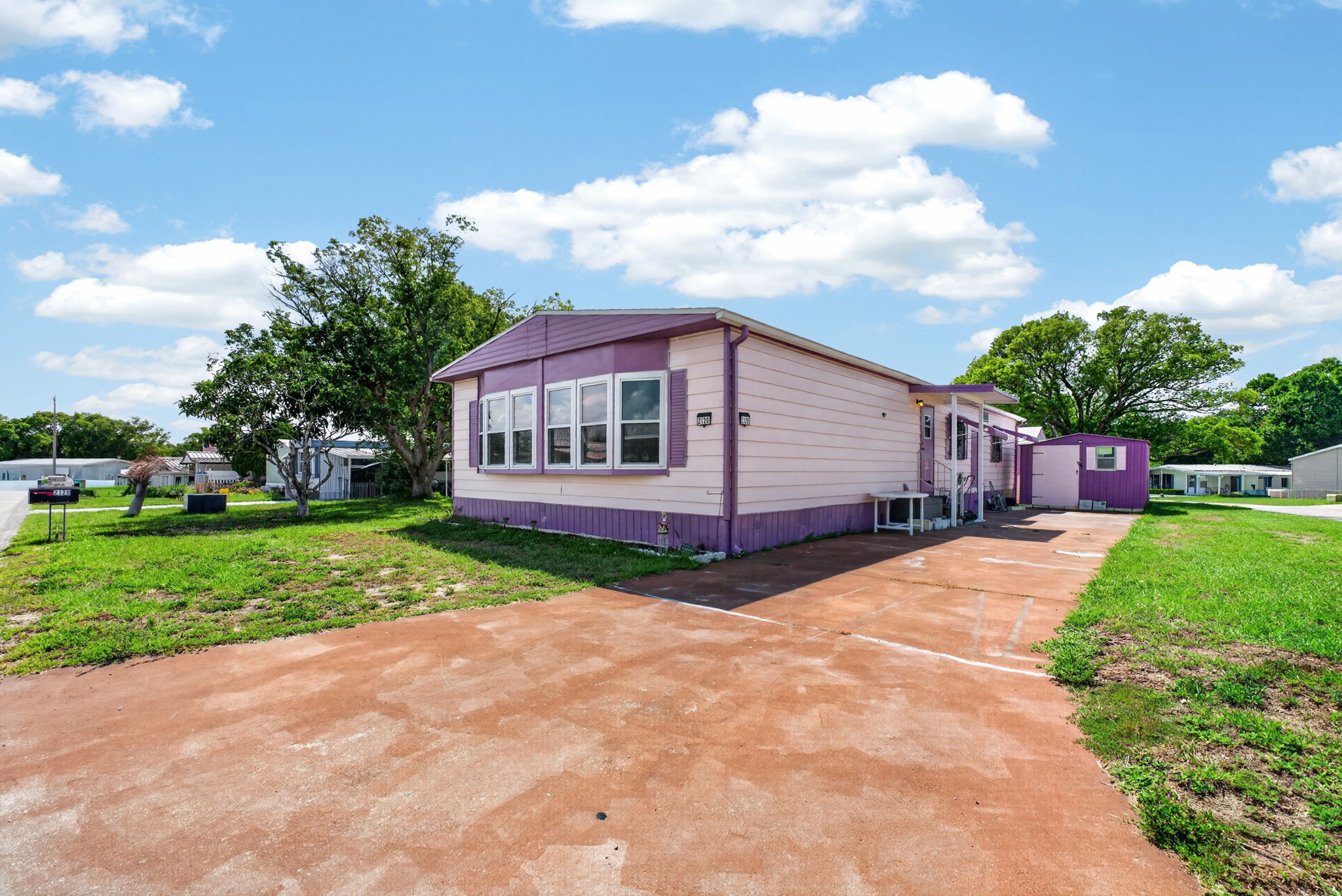 2129 Lois Blvd — frame 2
