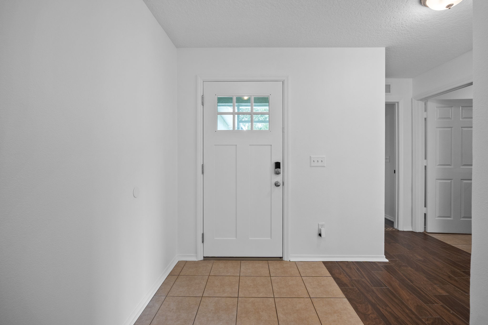 2330 Plantation Oak Dr — frame 3