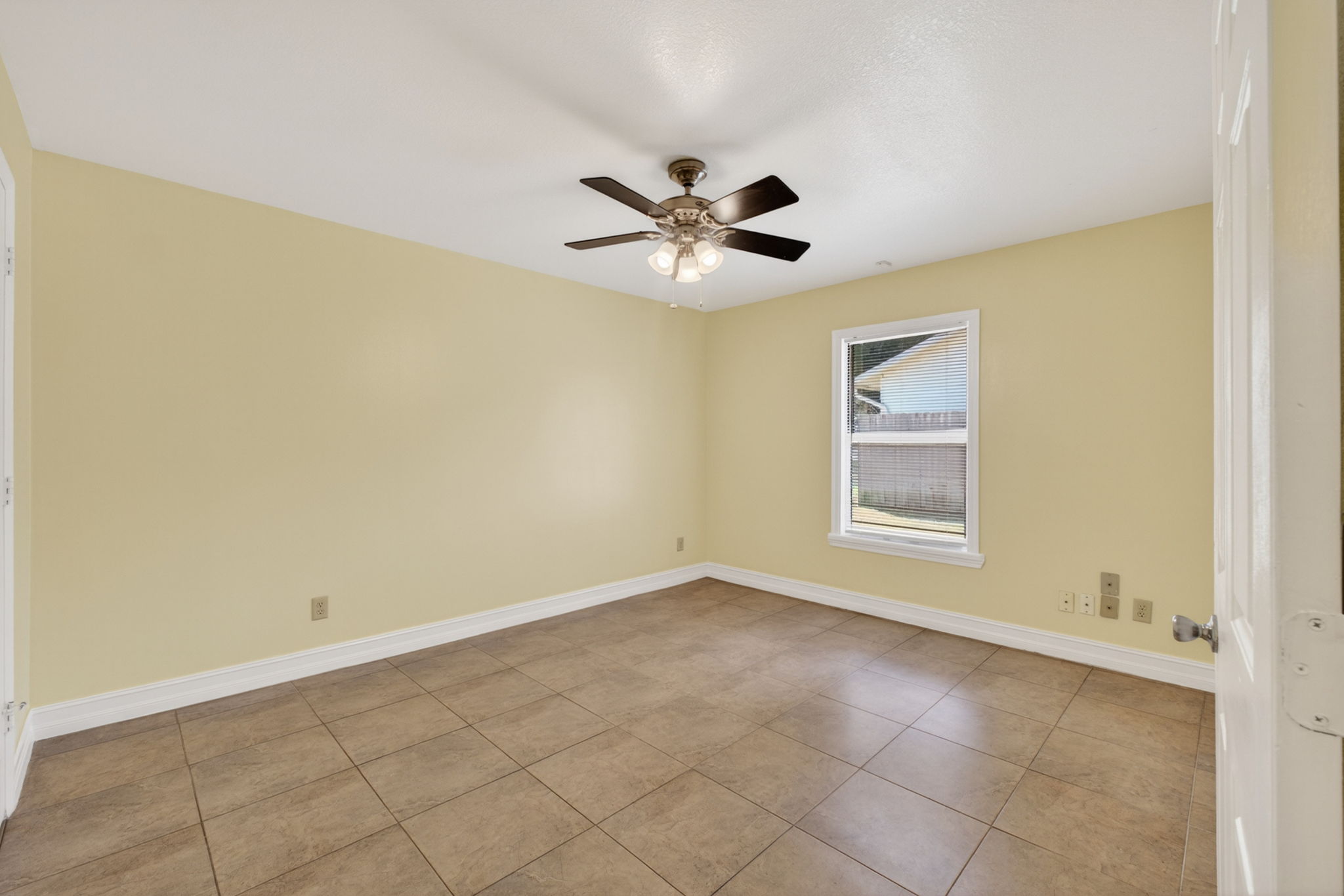 3633 Jericho Dr — frame 6