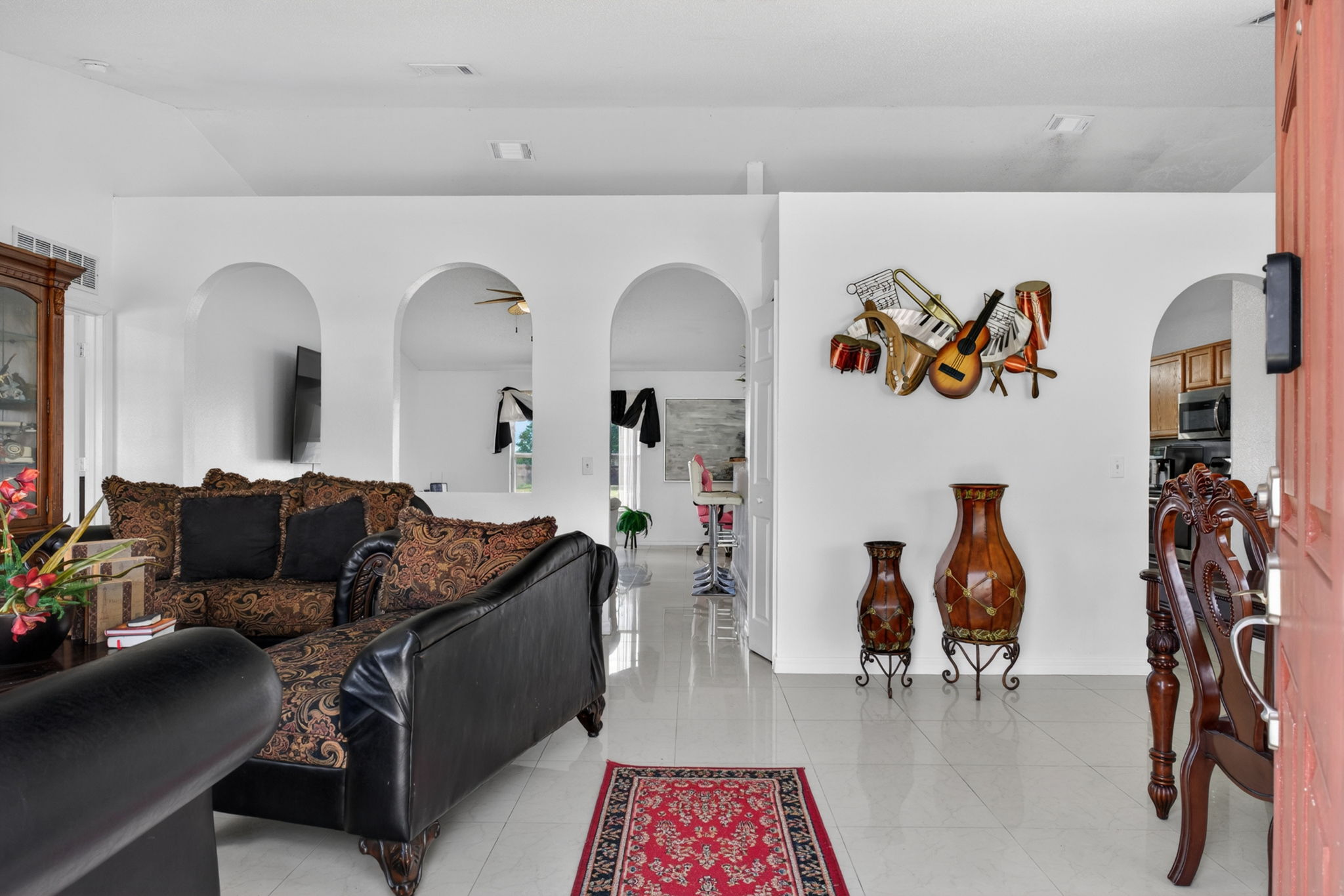 541 Adriel Ave — frame 3