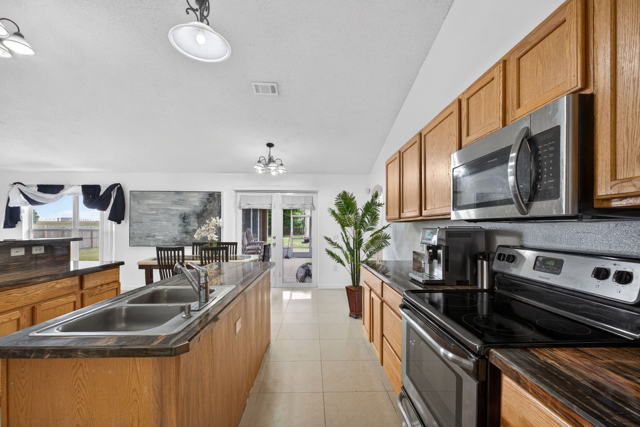 541 Adriel Ave — frame 6