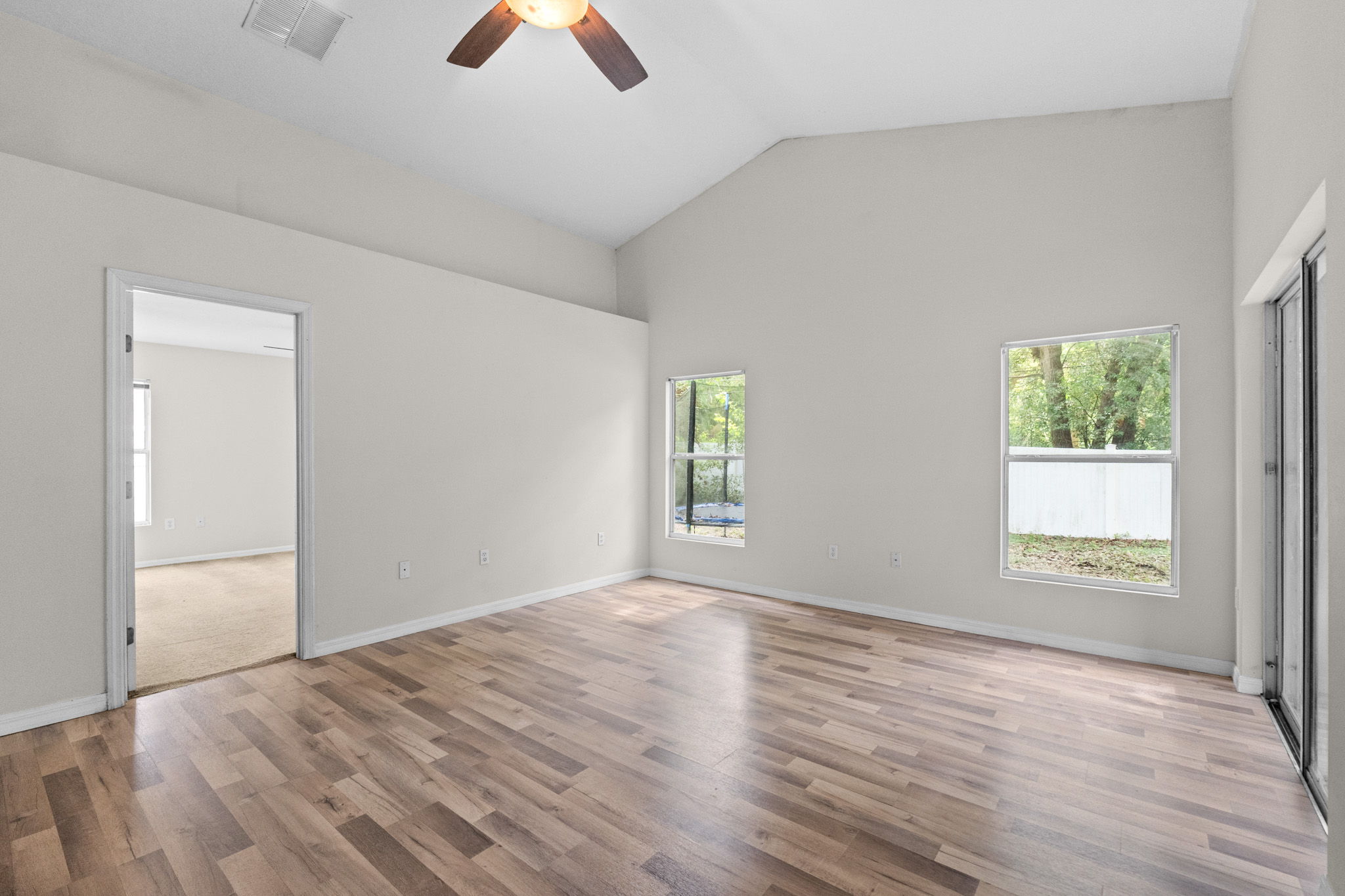 634 Spring Cavern Ave — frame 4
