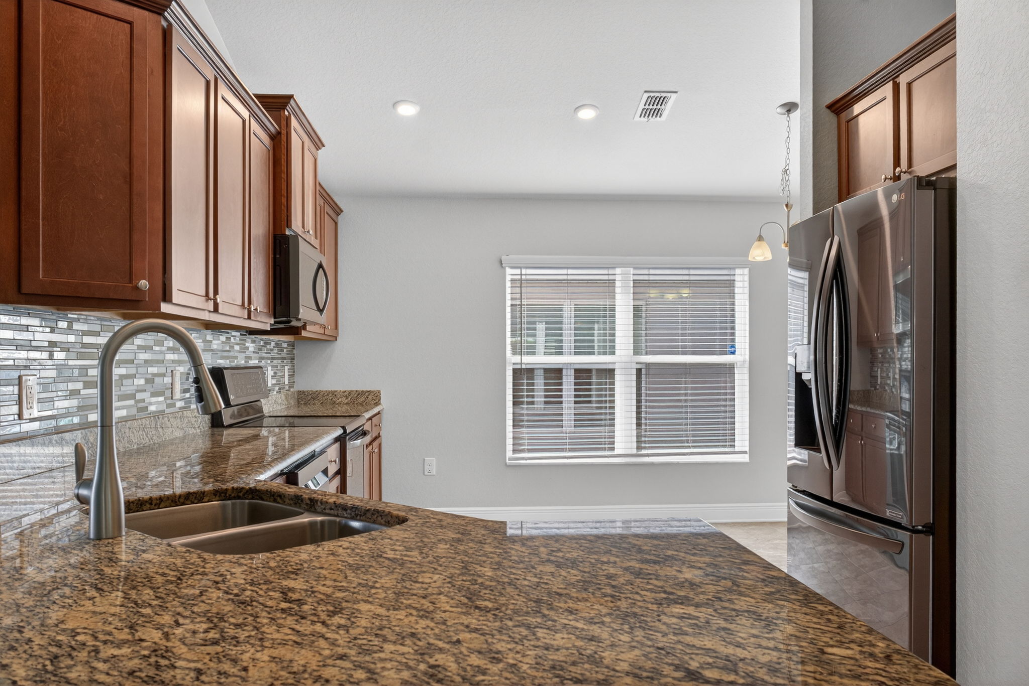 649 Meadow Pointe Dr — frame 3