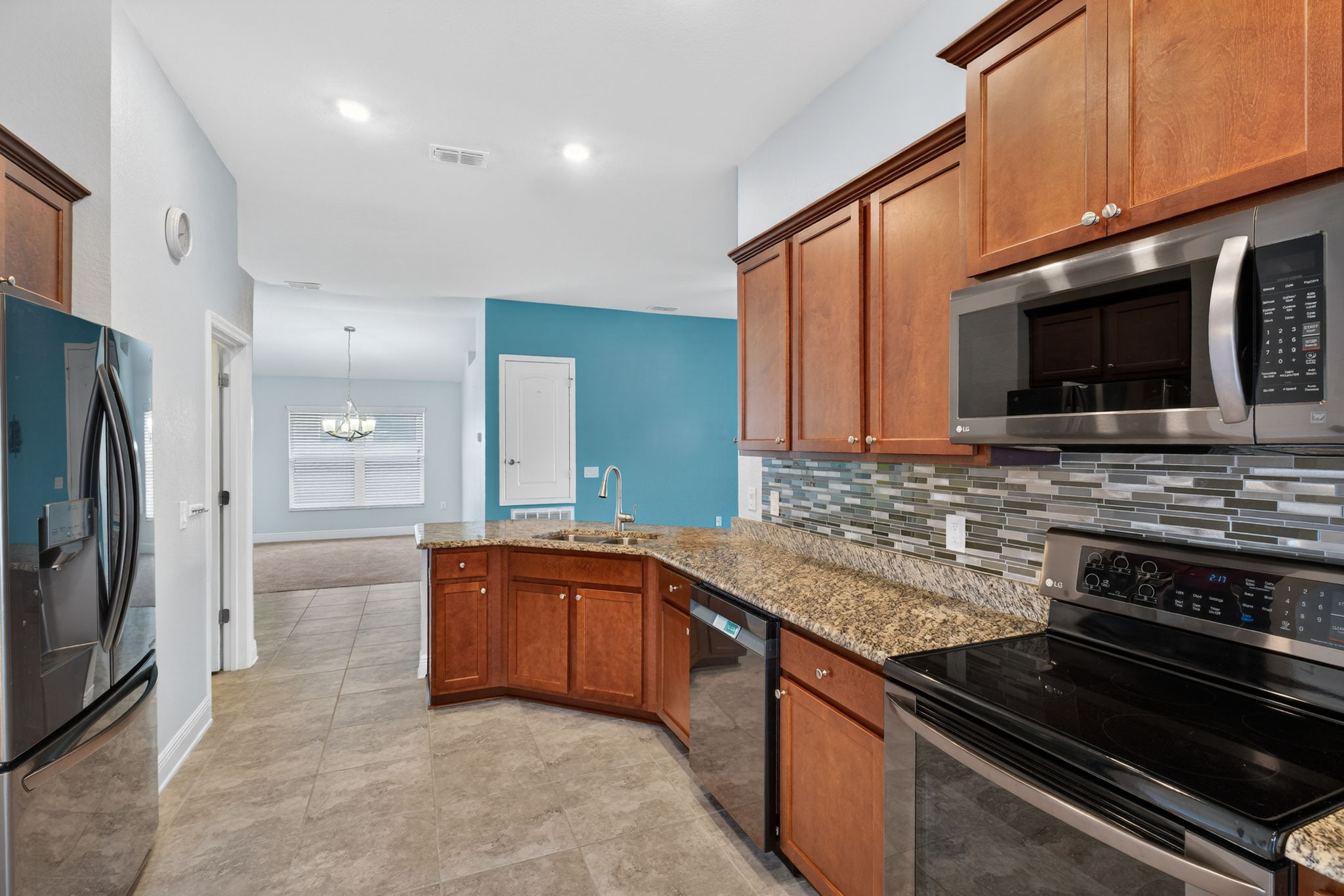 649 Meadow Pointe Dr — frame 4
