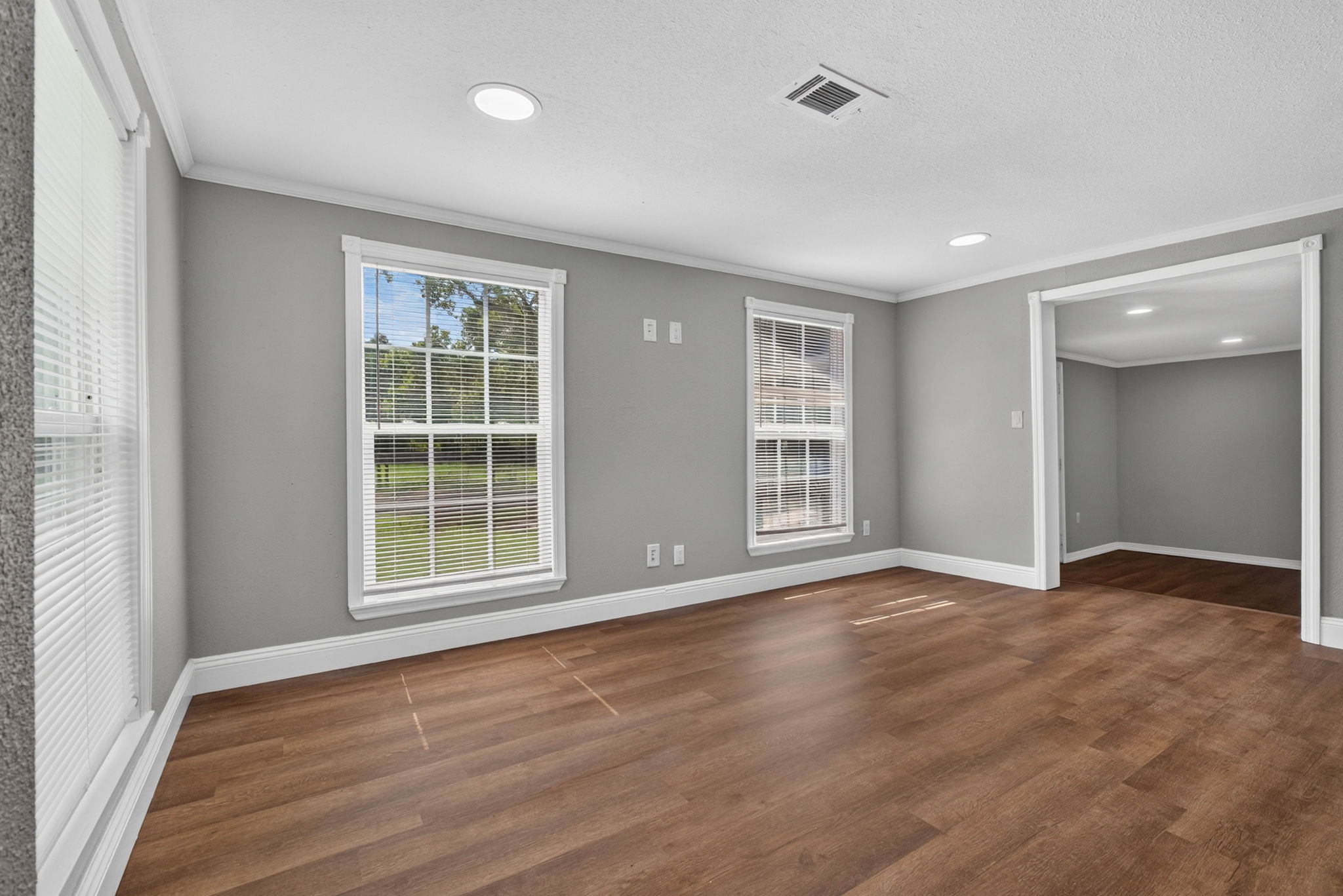 925 Adrian Ct — frame 4
