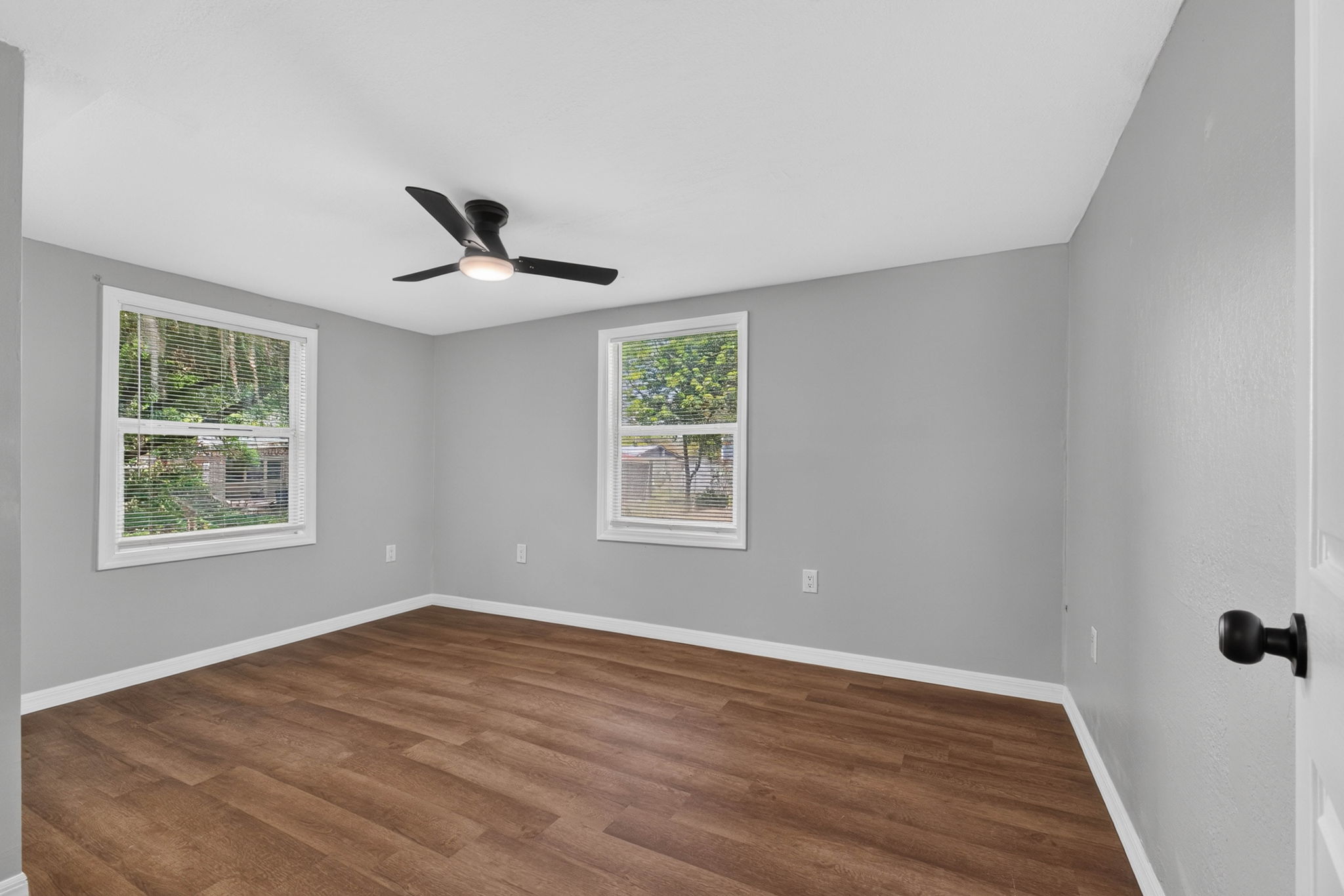 925 Adrian Ct — frame 6